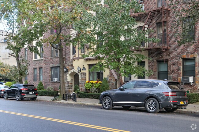 Photo - 7101 Shore Rd