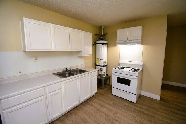 1 bedroom Apartment - $850 - North Las Veg... - 1 bedroom Apartment - $850 - North Las Veg... Unit D