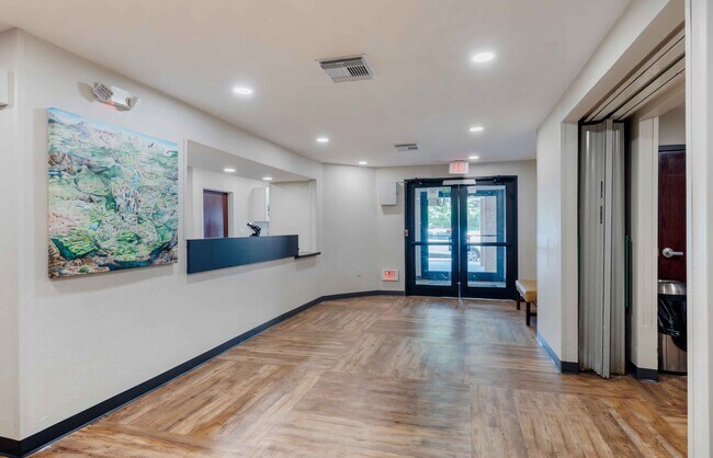Furnished Studio-Dallas - Lewisville