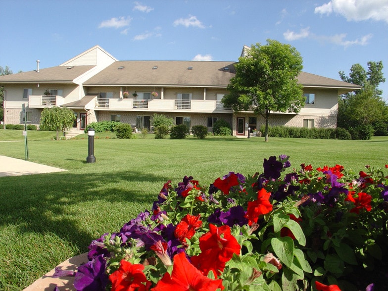 Fairway Meadows Apartments in Franklin