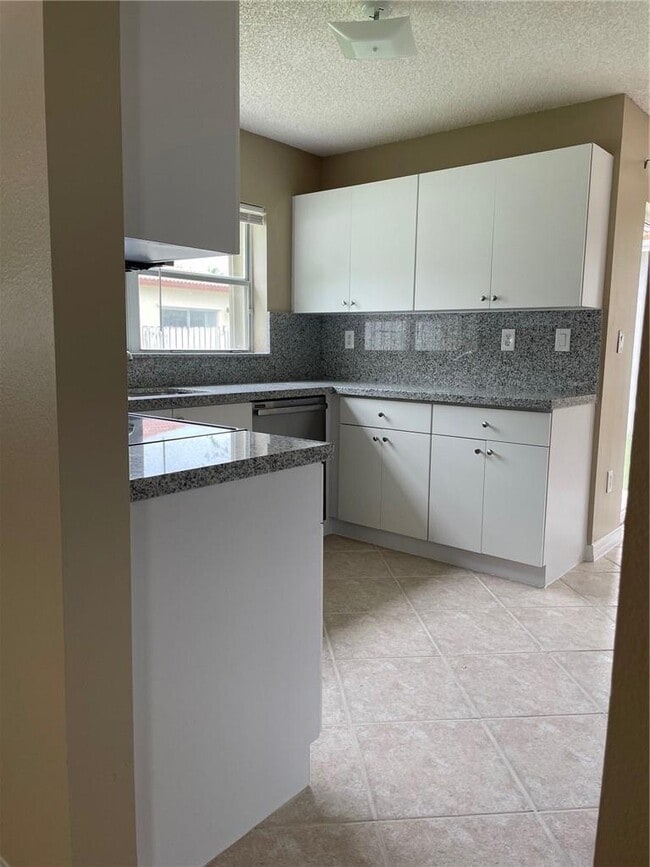 Photo - 19250 NW 12th Mnr