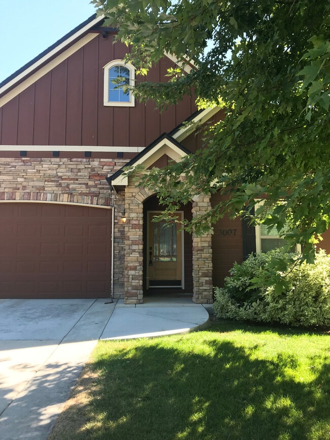 Building Photo - Beautiful home in Eagles Shadowridge subdivision