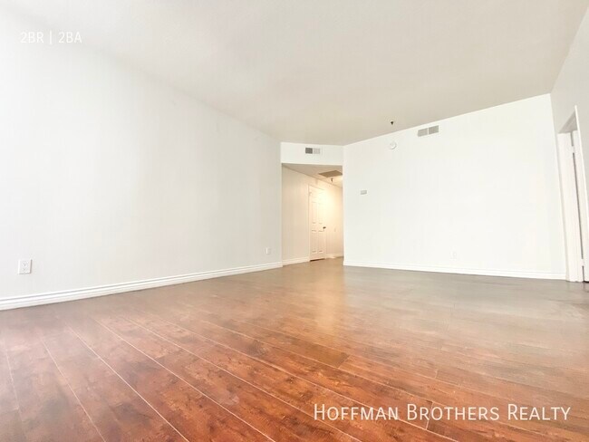 Photo - 125 N Doheny Dr Unit 106A