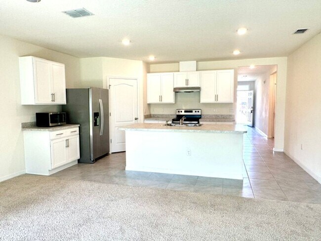 Photo - 709 Versailles Ln