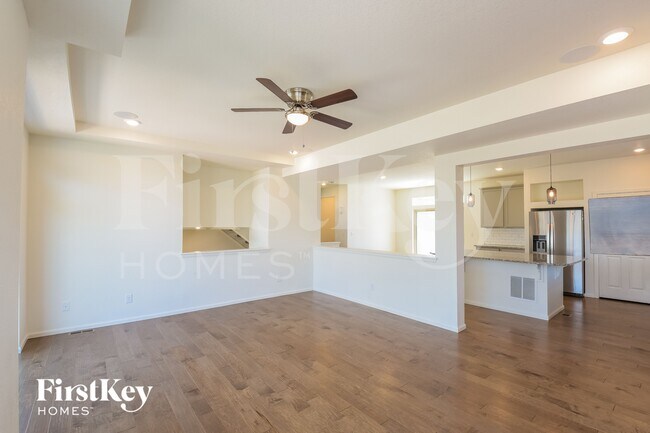 Photo - 10532 Truckee St