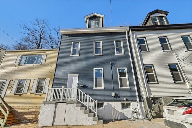 Building Photo - 1234 High St Rental