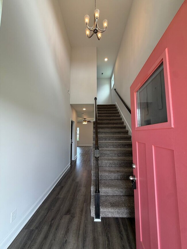 Photo - 3 Bedroom Dog Friendly Home For Rent Near Post!