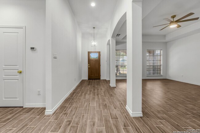 Photo - 3Bed/2.5 Bath House Ready for Rent!