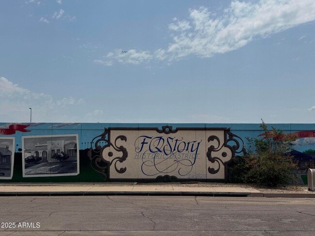 Photo - 926 W Moreland St