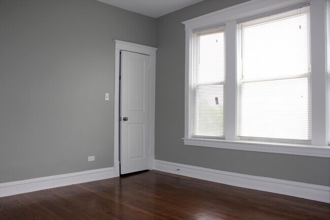 Photo - 1904 N Lawndale Ave Unidad 3N
