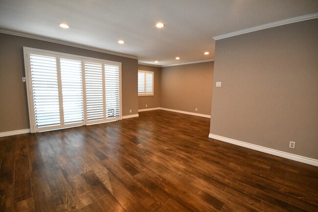 Photo - 5003 Tilden Ave Unit 209