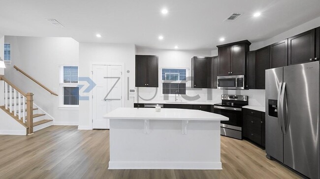 Photo - 8209 Warbler Wy