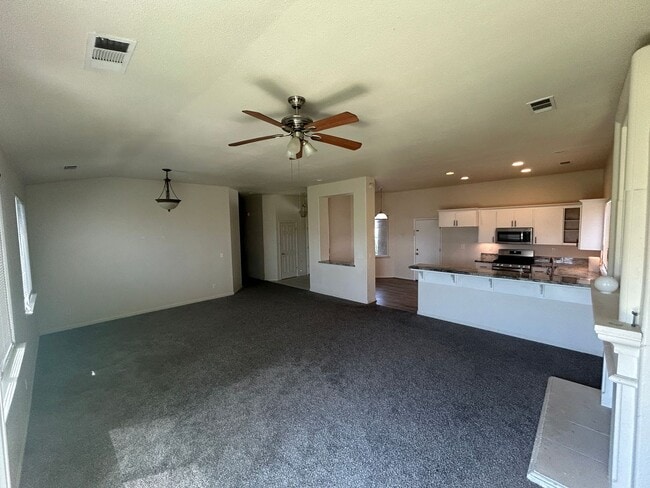 Photo - Hard to find 4 bedrooms in Lemoore with Easy Highway Access