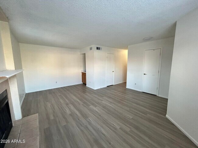 Photo - 2040 S Longmore