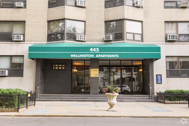 Building Photo - 448 W Wellington Ave Rental