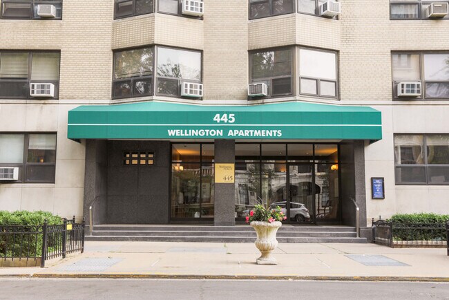 Photo - 448 W Wellington Ave Unidad F11 Rental