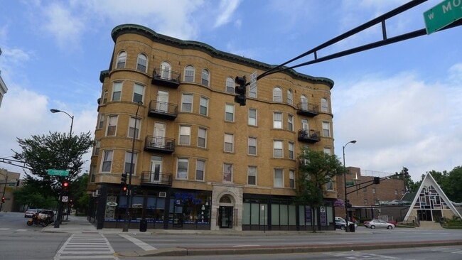 Building Photo - 36 S Ashland Ave Unit 303