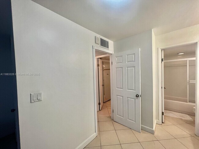 Photo - 7135 Collins Ave Unit 702