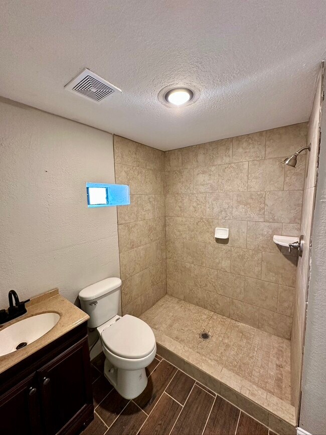 Photo - 2125 Maverick Dr