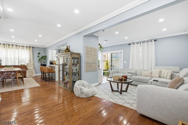 301 Roosevelt Ave