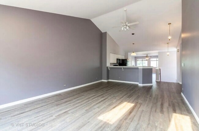 Photo - 1069 Ripple Ridge