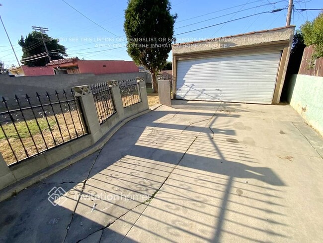 Photo - 3119 W 76th St