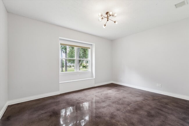 Building Photo - 7811 Bent Green Ln