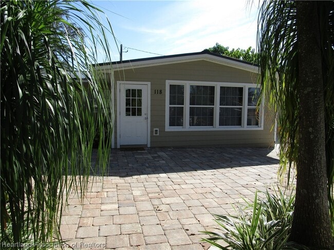 Photo - 118 E Belleview St