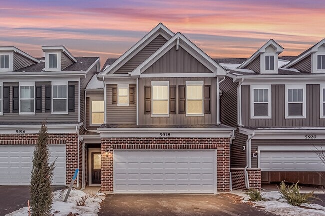 Building Photo - 5918 Hawkweed Dr