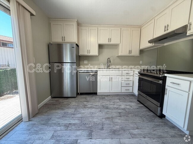 Building Photo - 2895 Capitola Rd Unit 16 Rental