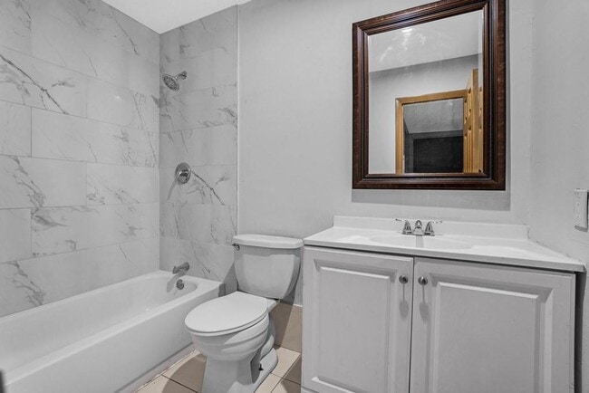 Photo - 2424 NW 39th Way Unit 202