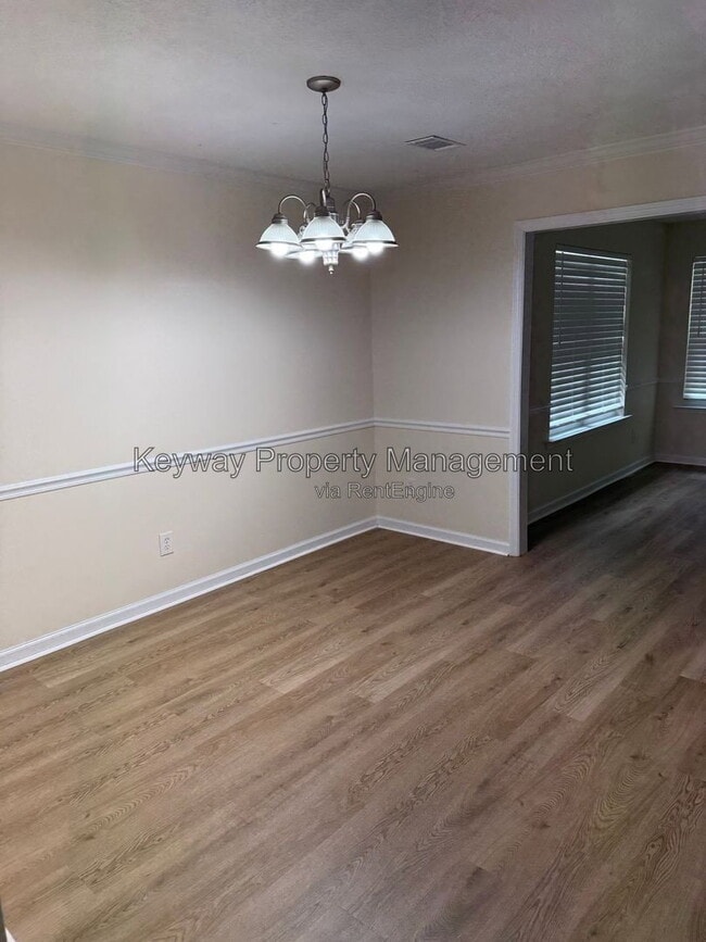 Photo - 615 Goodale Ln