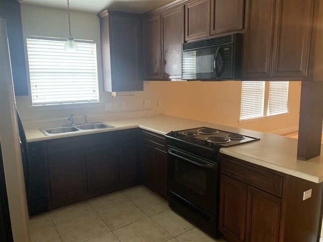 Photo - 1445 Crescent Hills Dr