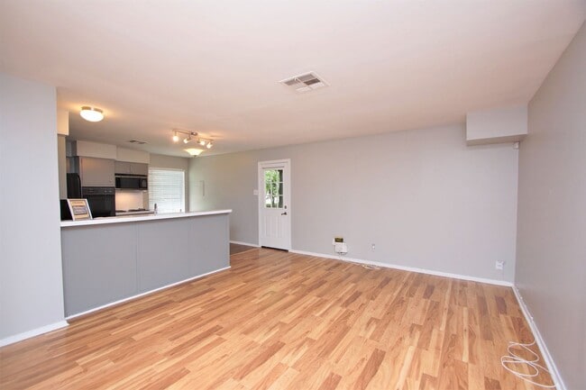 Building Photo - 010 BART Unit A Rental