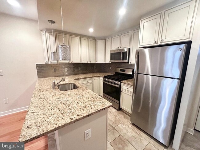 Photo - 1269 N Dover St