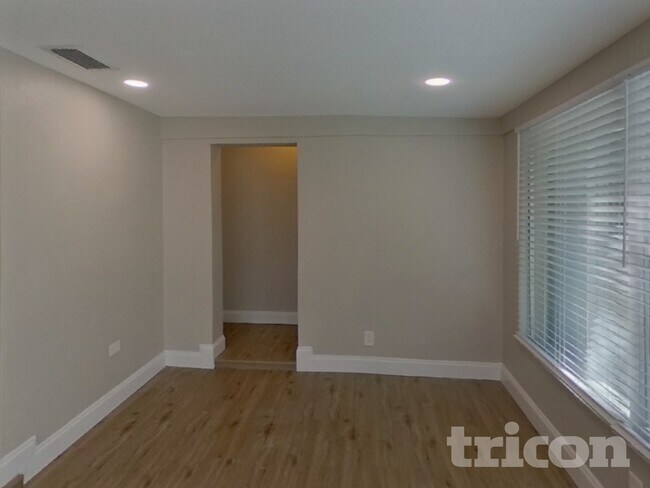 Photo - 1641 Patlin Cir N