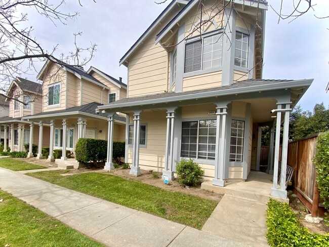 Building Photo - Modern 3BR Home in Nantucket Cove with Dual Suites & Prime Commuter Access