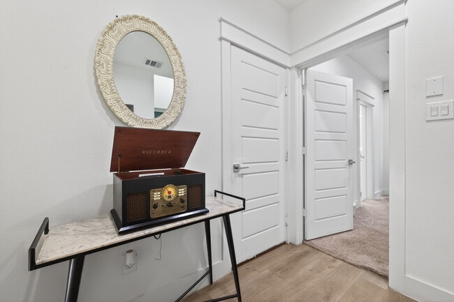 Foyer - 523 Schweikhardt St