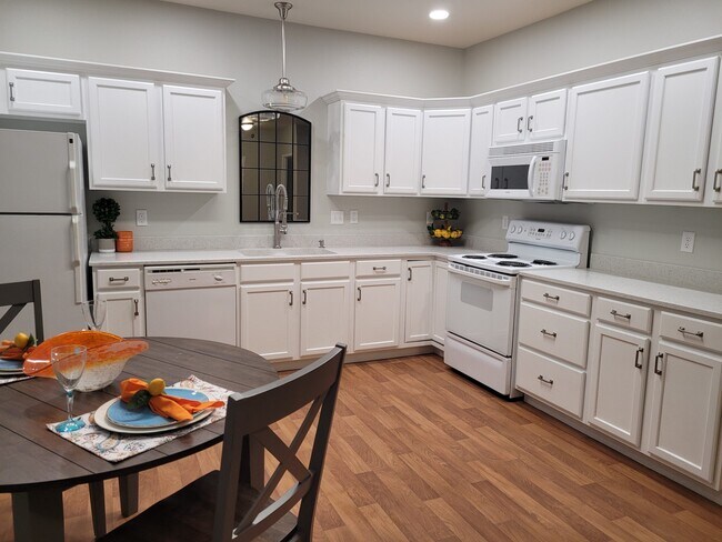 The Estates at Moorhead - All Inclusive 55+