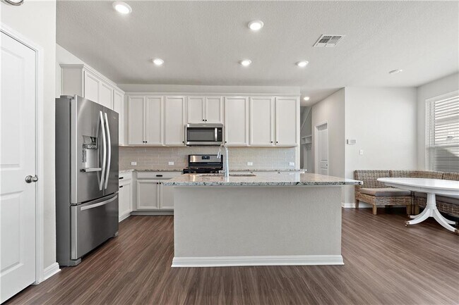 Photo - 162 McKittrick Ridge St