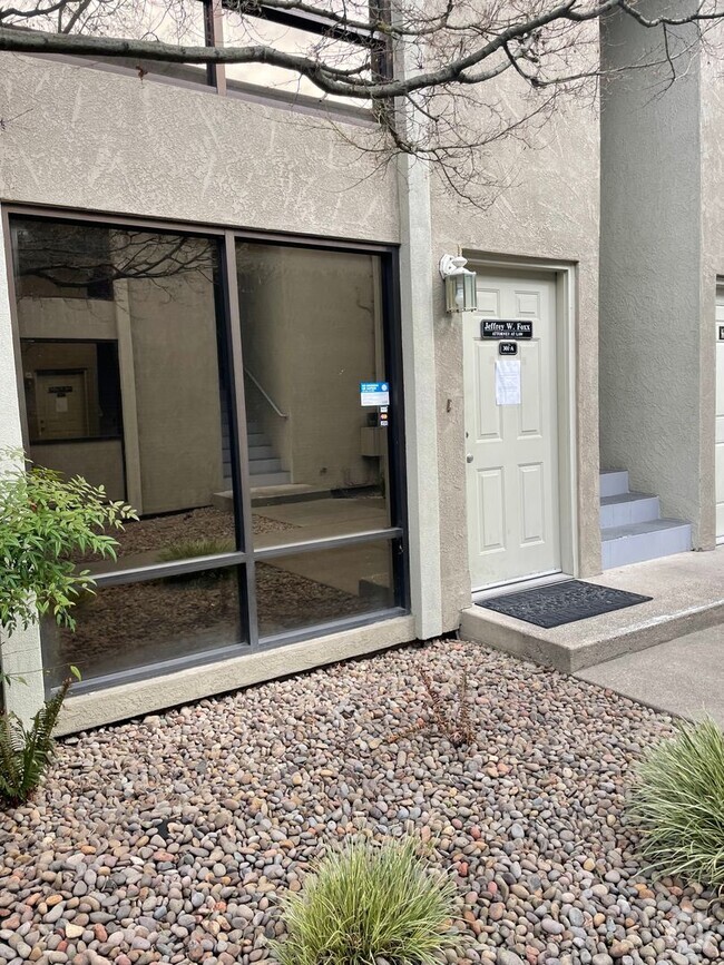 Building Photo - RR-301 Unit #A Rental