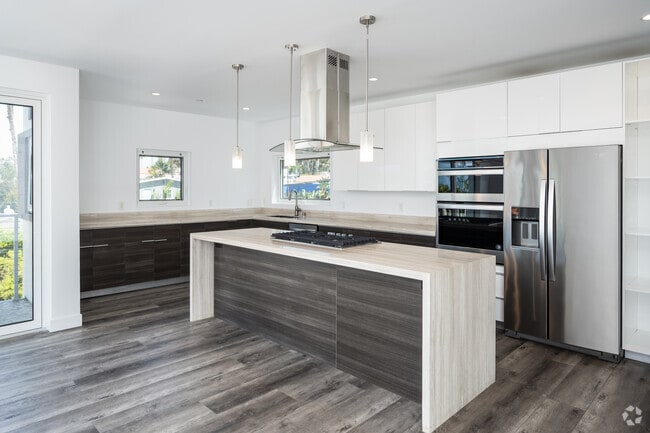 107A 3BR, 3BA - 1,740SF - Kitchen