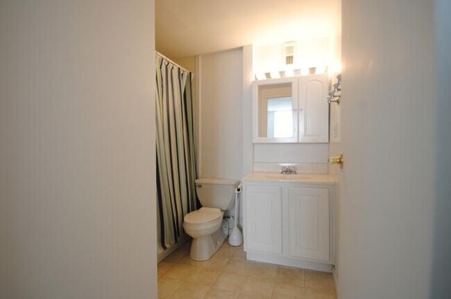 Photo - 1750 N Marywood Ave Unit 413