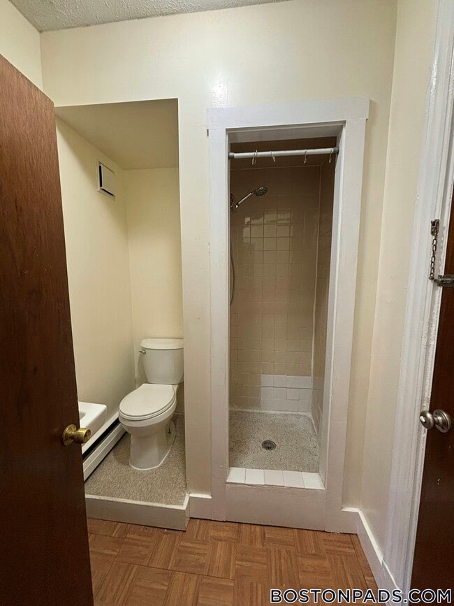 Photo - 41 Anderson St Unit 3-1