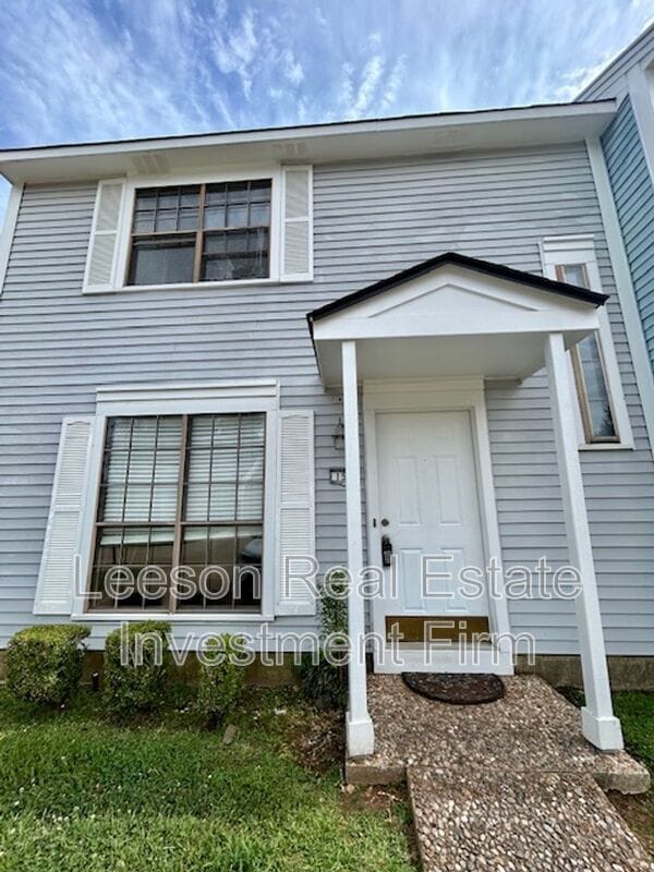 Photo - 150 Chimney Stone Way