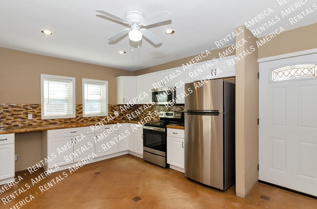 Photo - 5625 E 20th St