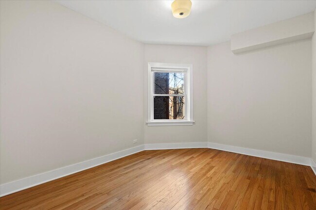 Photo - 4912 N Washtenaw Ave Unit 3