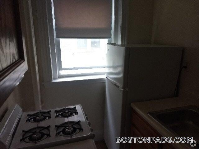 Building Photo - 1203 Boylston St Rental