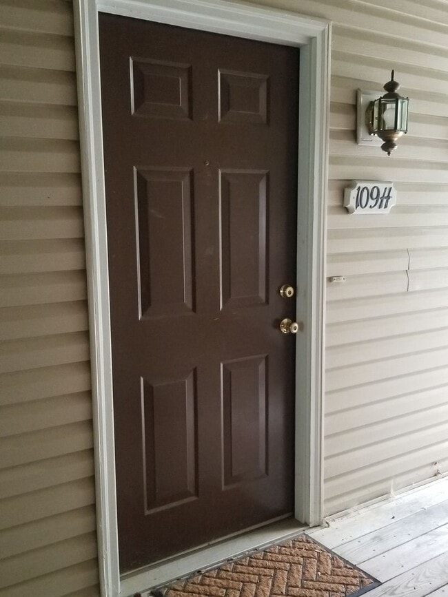 Photo - 109 Stratford Dr