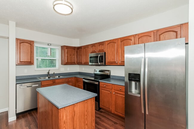 Photo - 382 Gatewood Ct